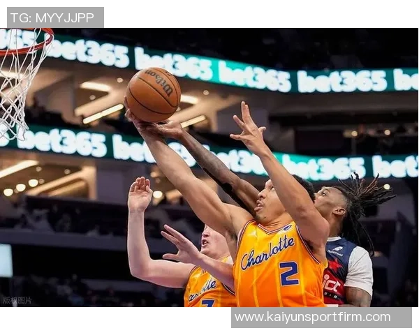 沃尔什全场最高前场板助力球队表现出色14分11板成关键球员